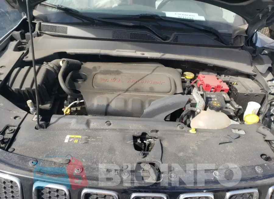 3C4NJCCB5LT152719 Photo# 12