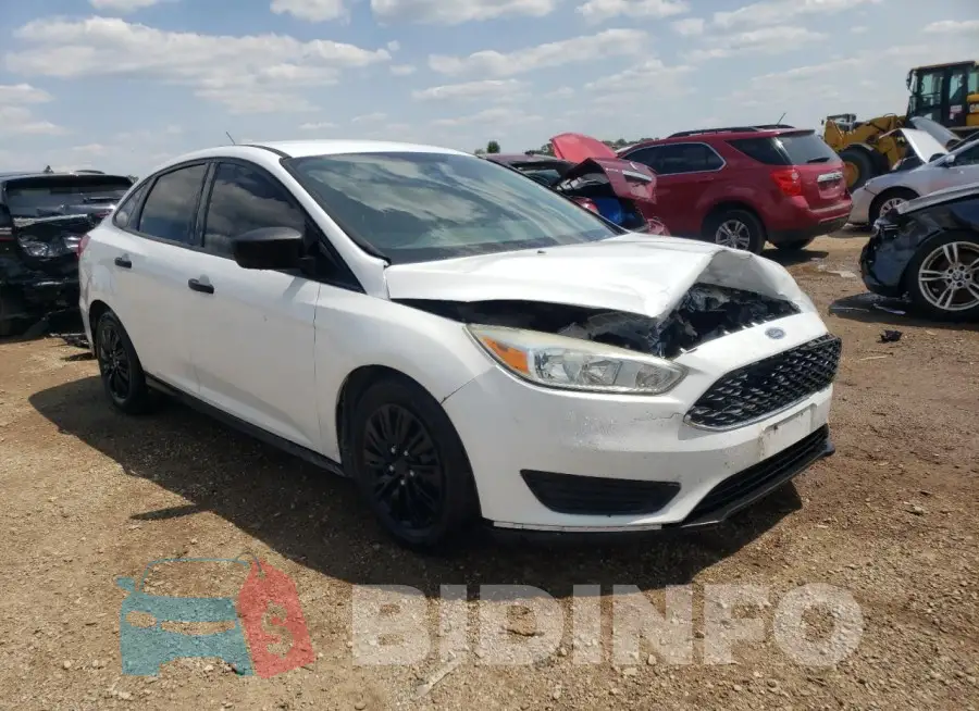1FADP3E21GL242867 Photo# 4