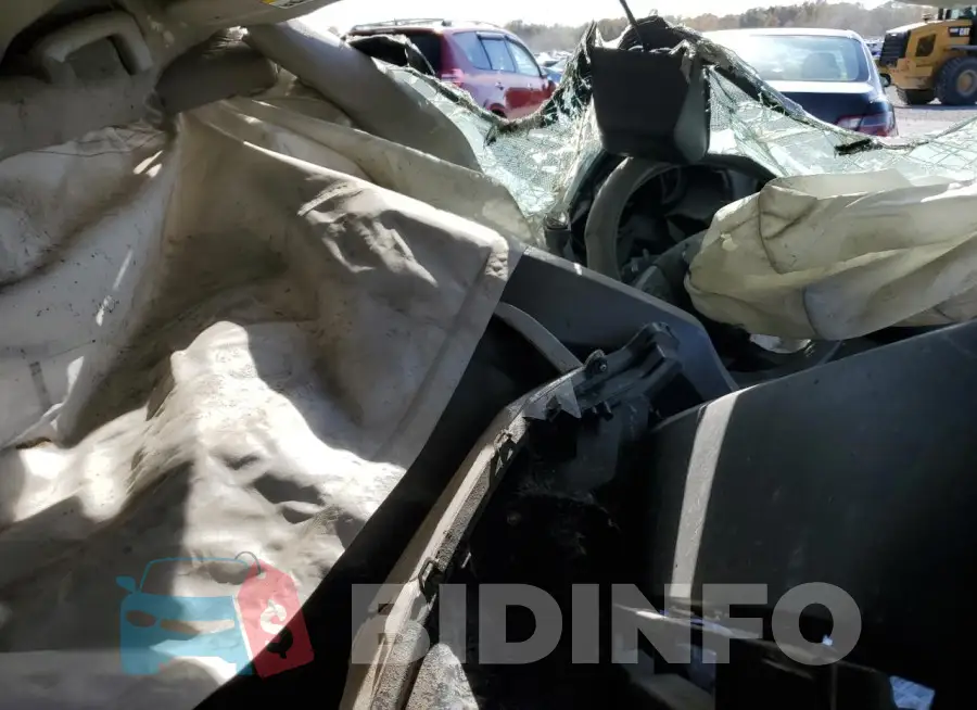 ML32FUFJ2NHF05857 Photo# 8