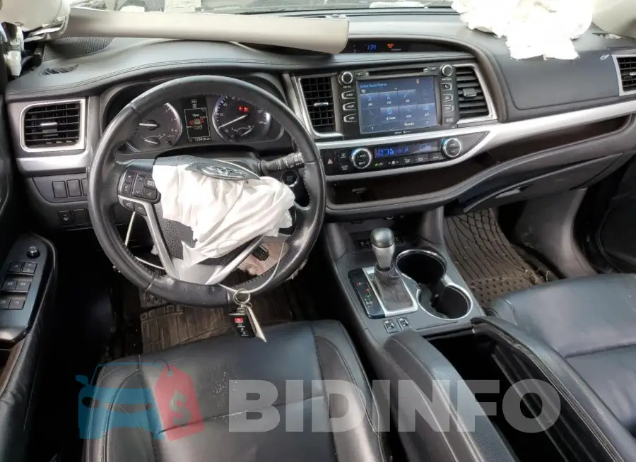 5TDJKRFH4FS158105 Photo# 8