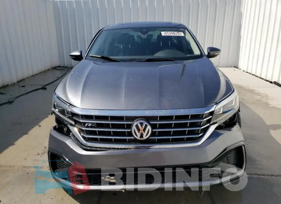 1VWMA7A38LC005026 Photo# 5