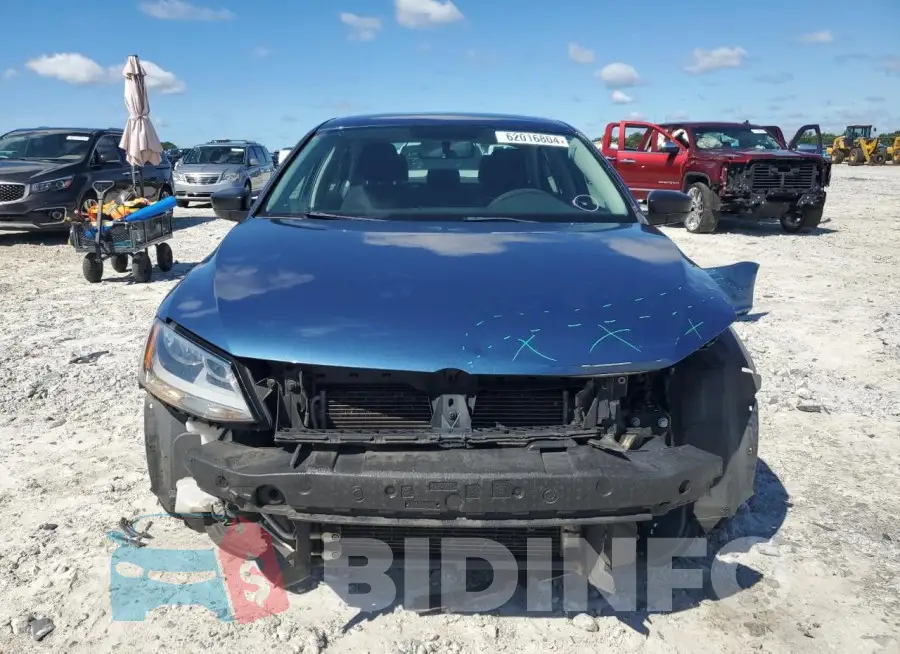 3VW267AJ3GM358317 Photo# 5