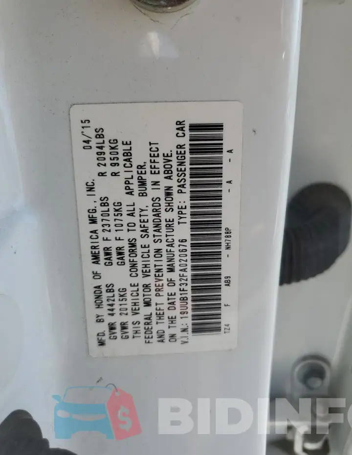 19UUB1F32FA020676 Photo# 12