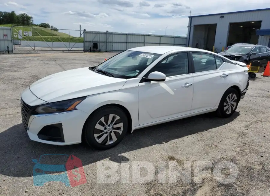 1N4BL4BV2PN426615 Photo# 1
