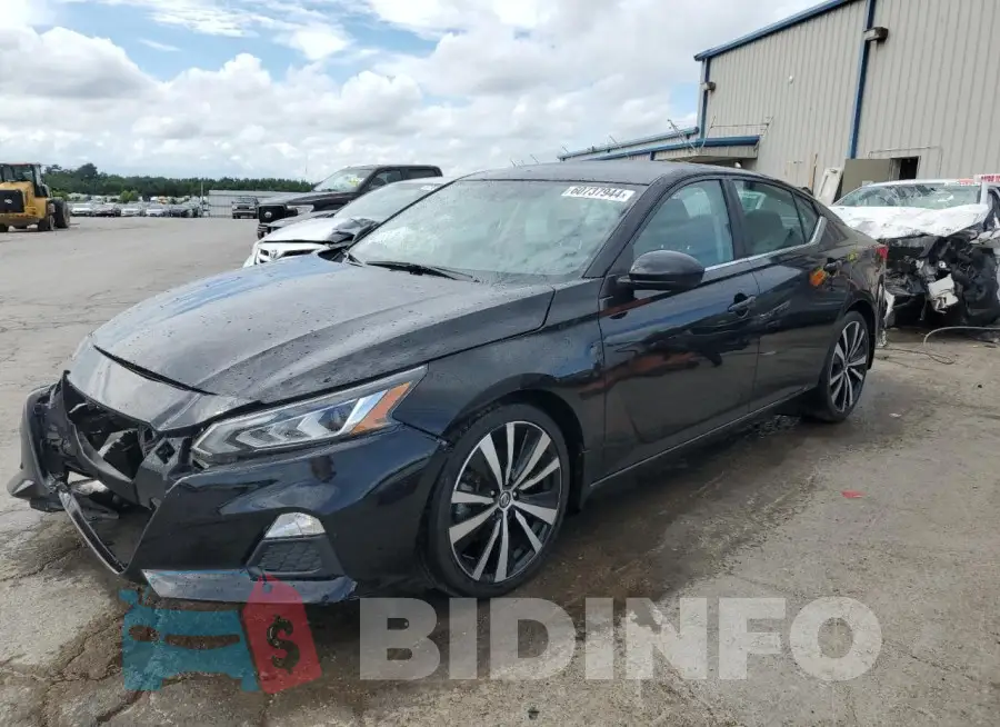 1N4BL4CV9LN302172 Photo# 1