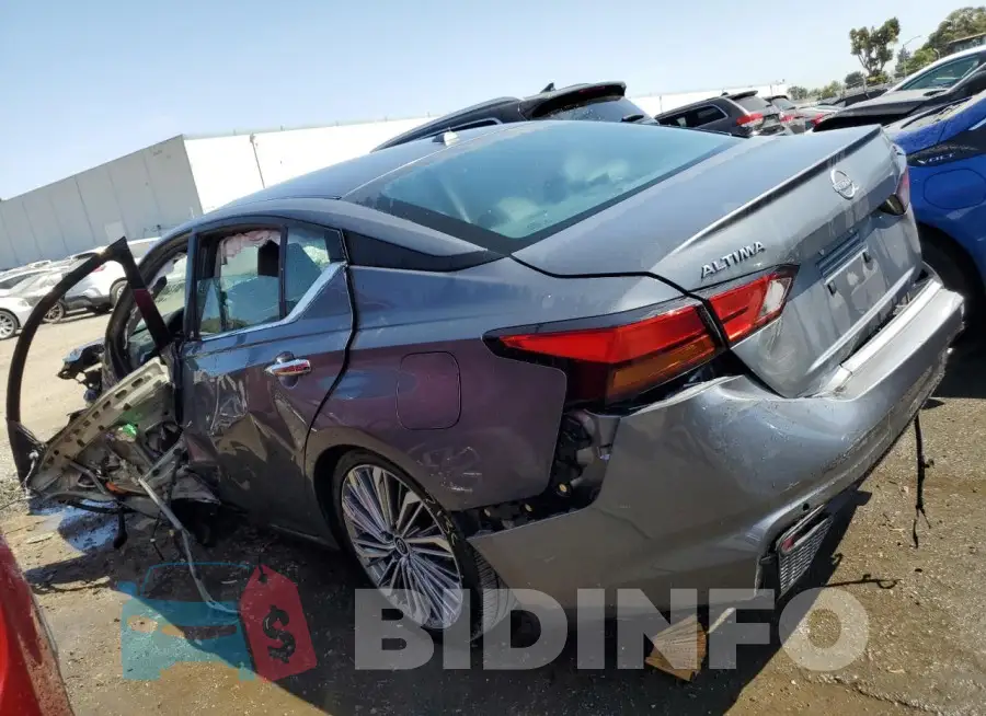 1N4BL4EV9PN415204 Photo# 2