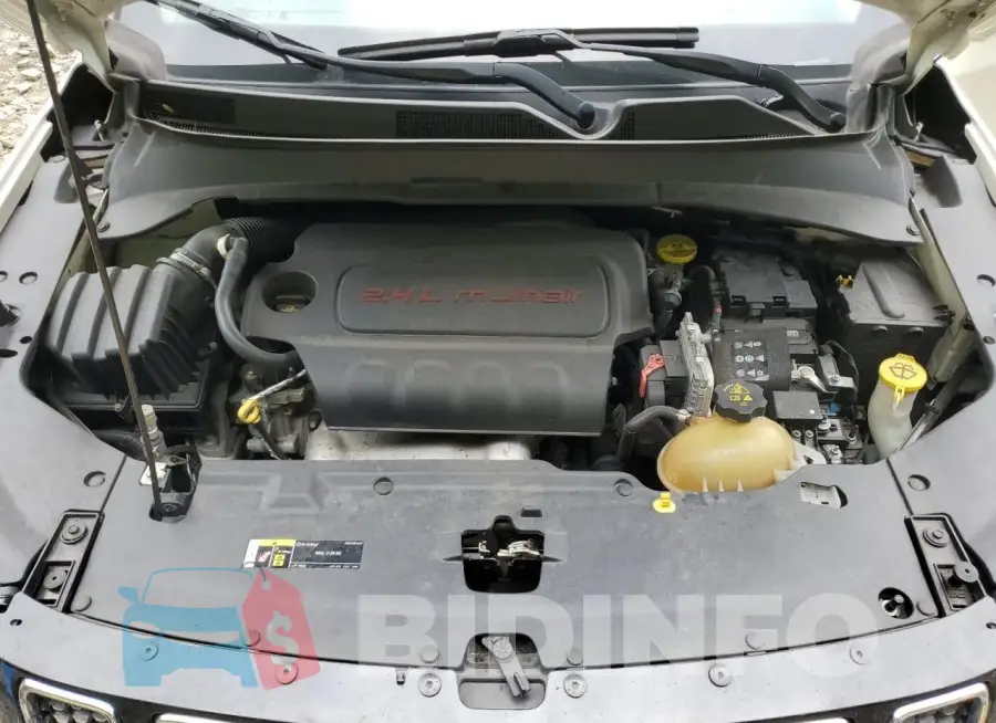 3C4NJDBBXJT455712 Photo# 12