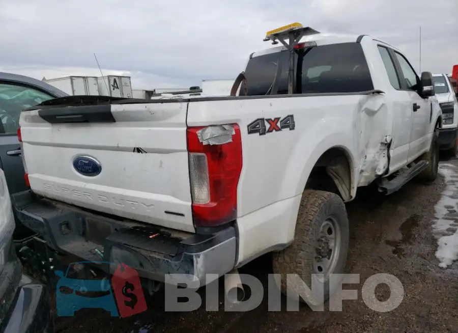 1FT8X3B68HEF37473 Photo# 3