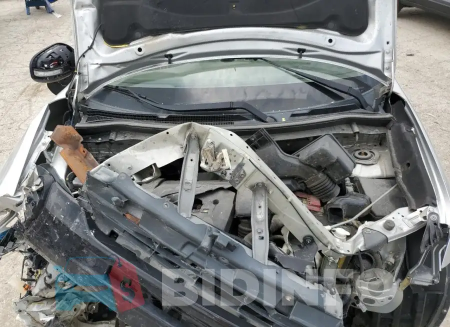 JA4AD3A30JZ051721 Photo# 12