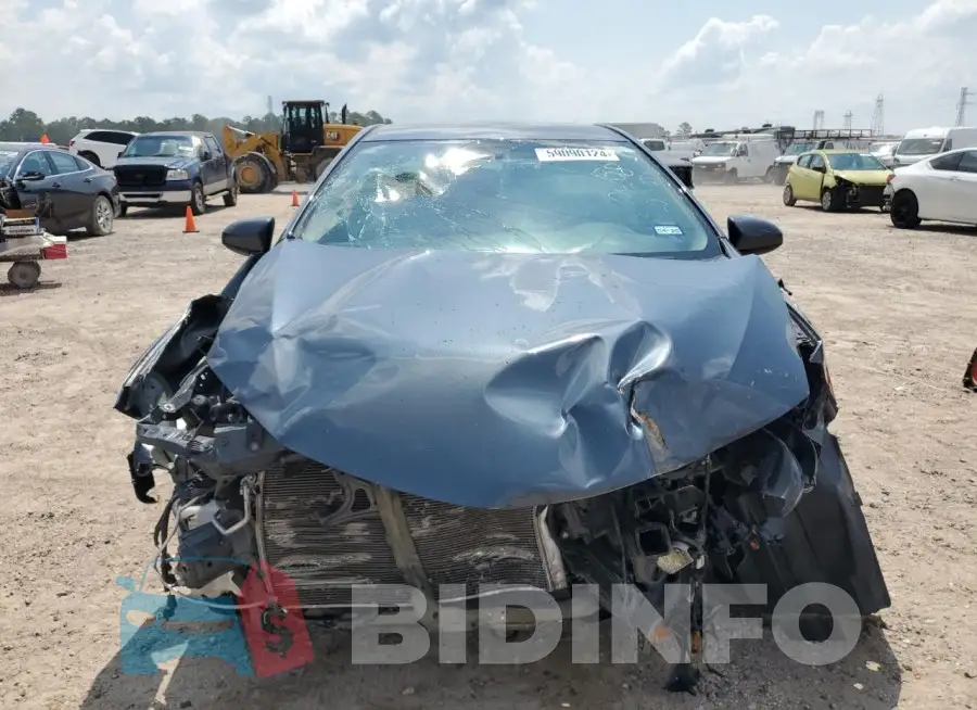 2T1BURHE3FC345085 Photo# 5