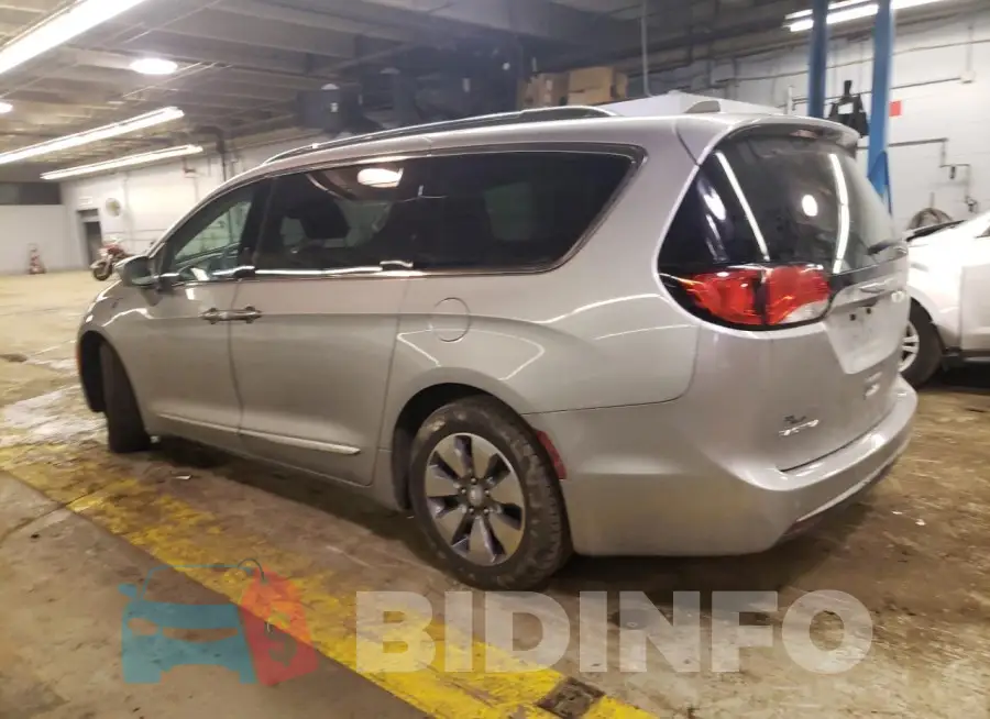 2C4RC1N78JR213117 Photo# 2