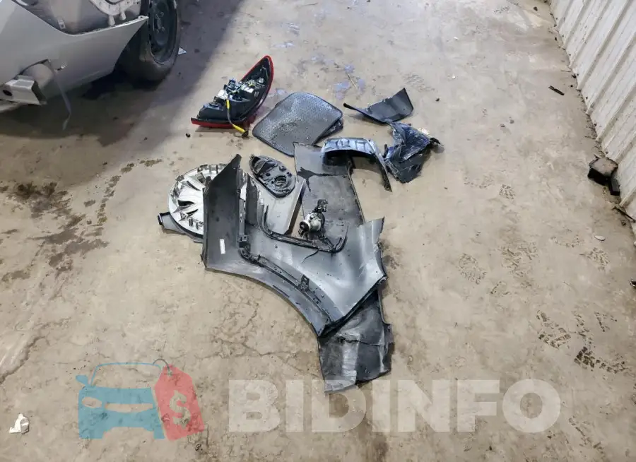 ML32F3FJ6HHF05925 Photo# 12