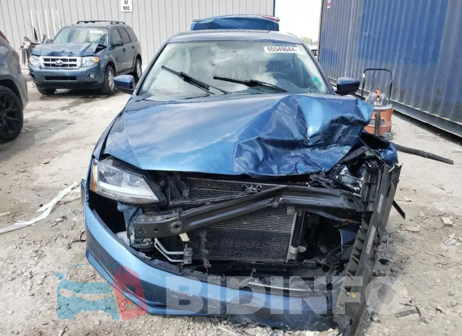 3VW167AJ9HM322743 Photo# 5