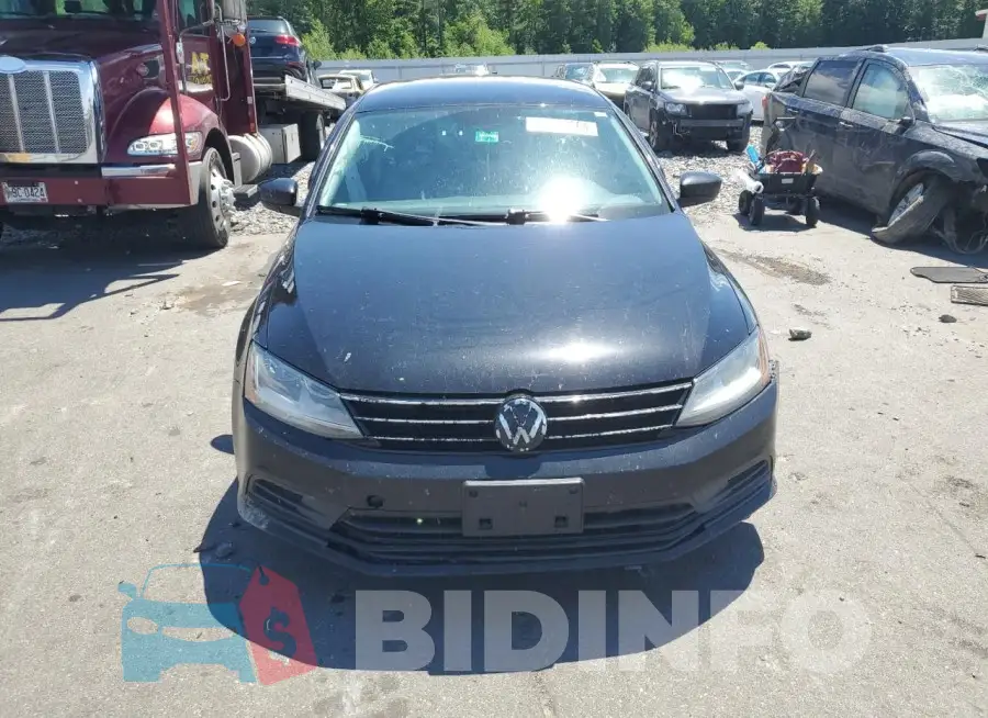 3VW167AJXHM329572 Photo# 5