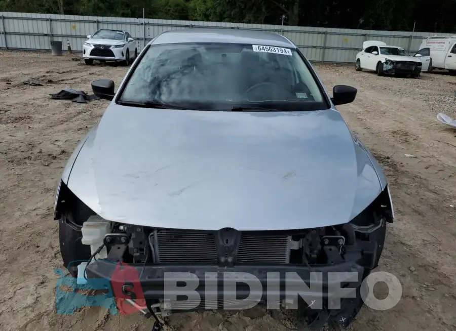 3VW2K7AJXFM274828 Photo# 5