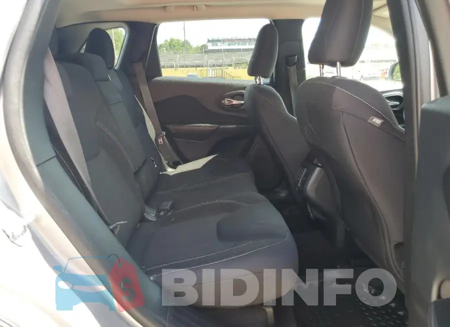 1C4PJLCB9FW696132 Photo# 11