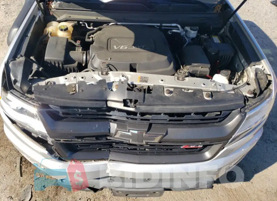 1GCHTCE36F1138160 Photo# 11