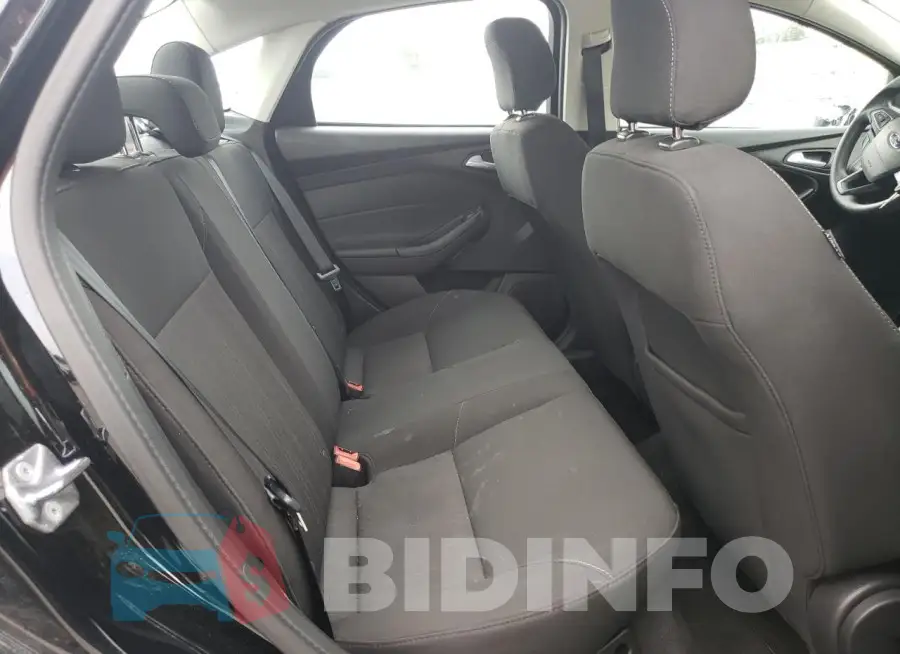 1FADP3F2XJL297534 Photo# 10