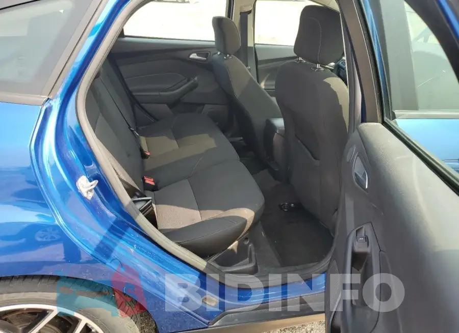 1FADP3M27JL252909 Photo# 10