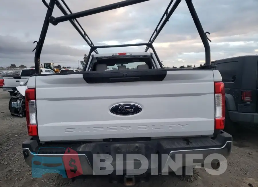 1FTBF2A60KEG76203 Photo# 6