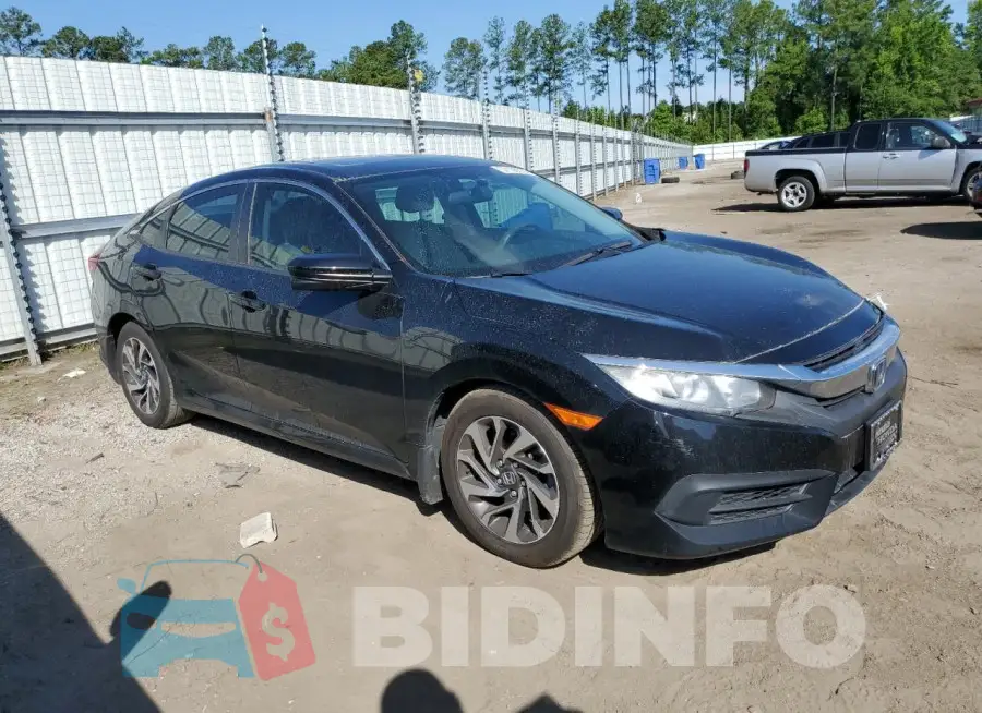 19XFC2F72HE017645 Photo# 4