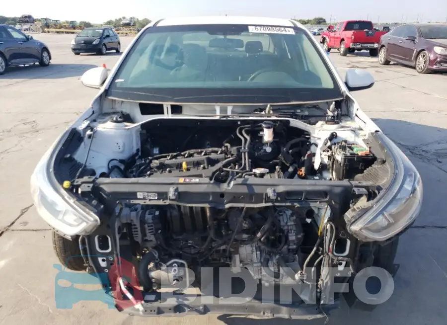 3KPC24A65LE104724 Photo# 5