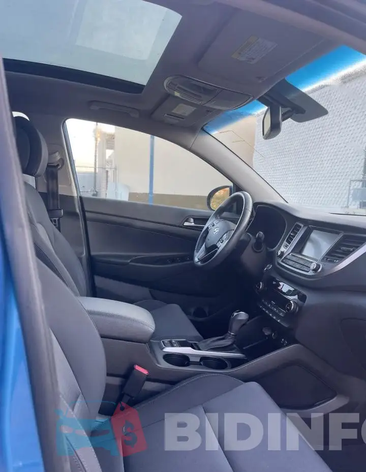 KM8J33A26JU795820 Photo# 5