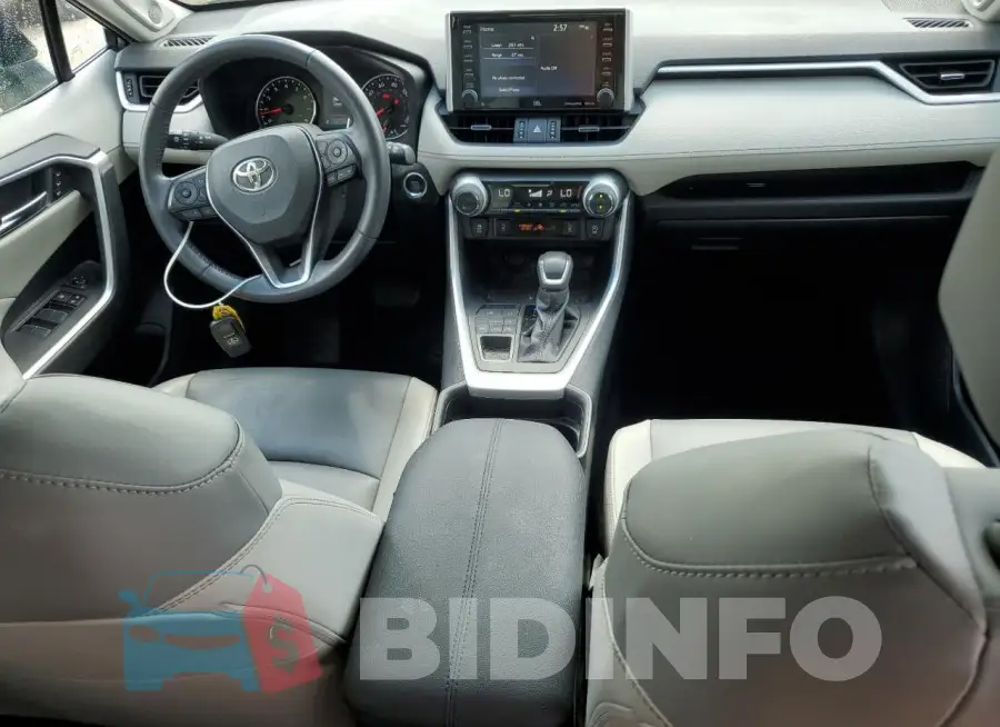 2T3A1RFV3MC178030 Photo# 8