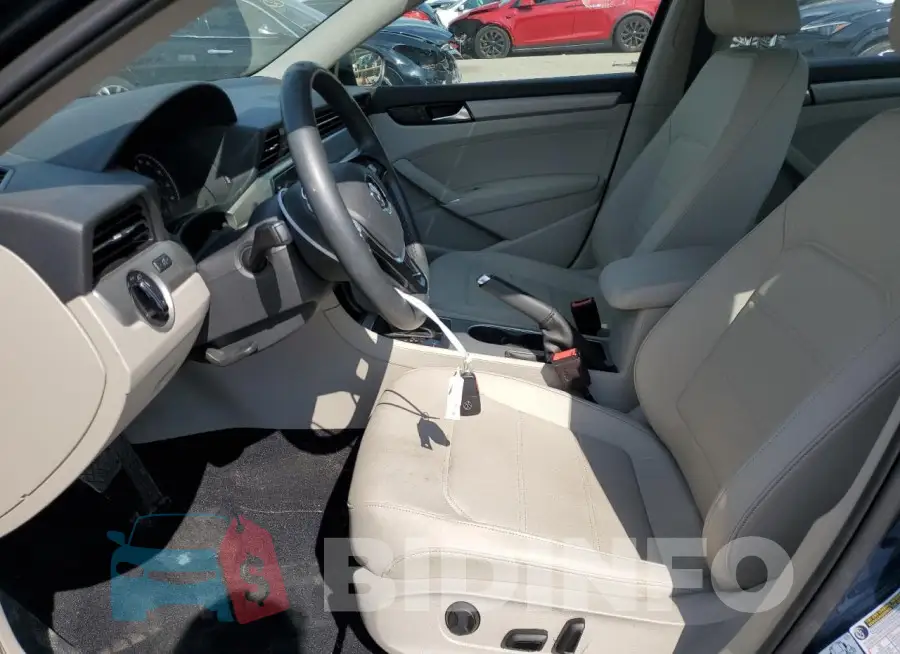 1VWSA7A33MC018694 Photo# 7