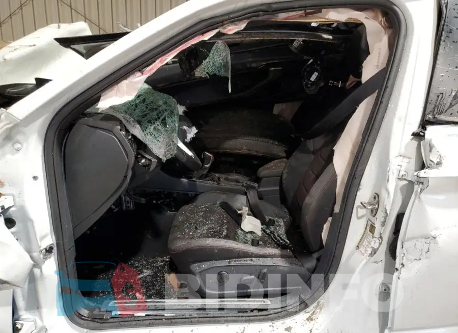 3VW2T7BU5NM026989 Photo# 7