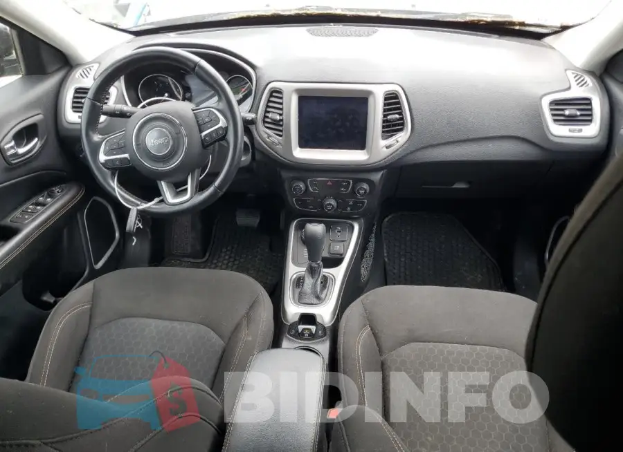 3C4NJDAB8LT212372 Photo# 8