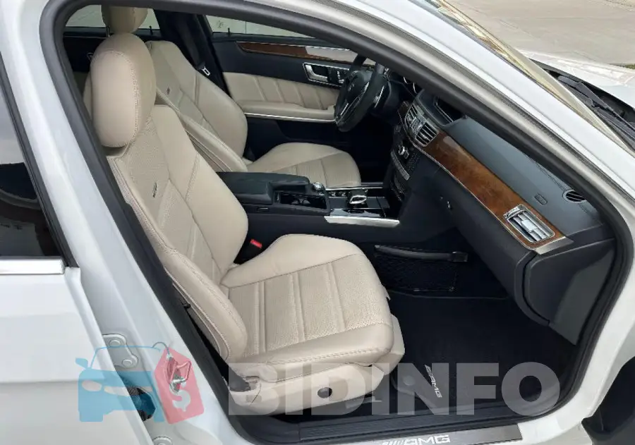WDDHF7GB7FB144830 Photo# 5