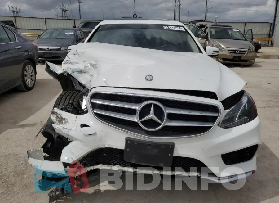 WDDHF8JB0FB143274 Photo# 5