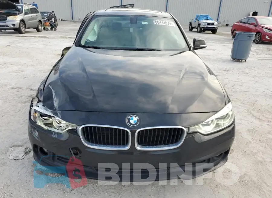 WBA8E1G55JNU89721 Photo# 5