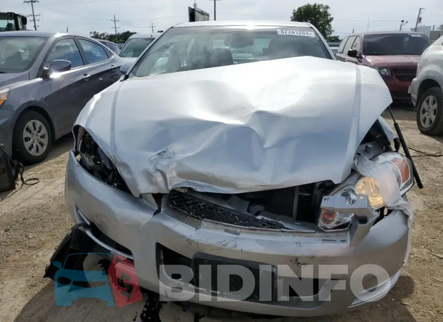 2G1WB5E38G1123377 Photo# 5