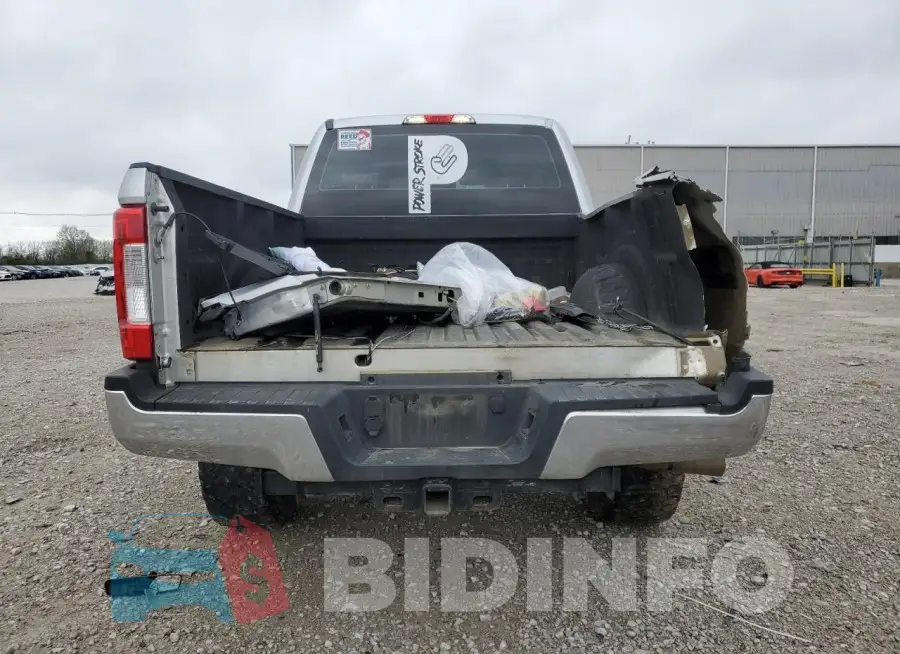 1FT7W2BTXJEB70886 Photo# 6