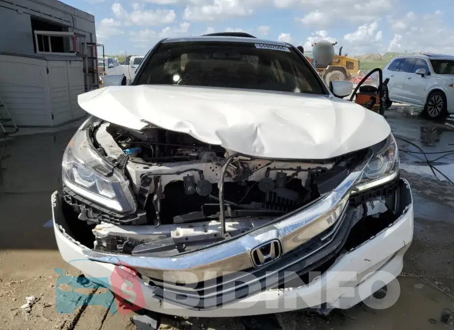 1HGCR2F5XHA223591 Photo# 5