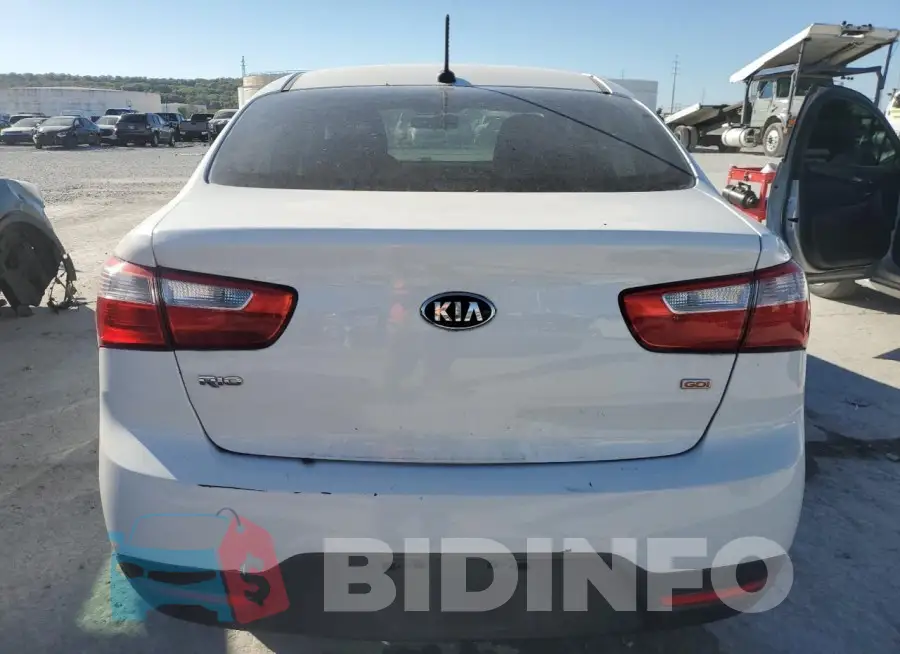 KNADM4A31F6427888 Photo# 6