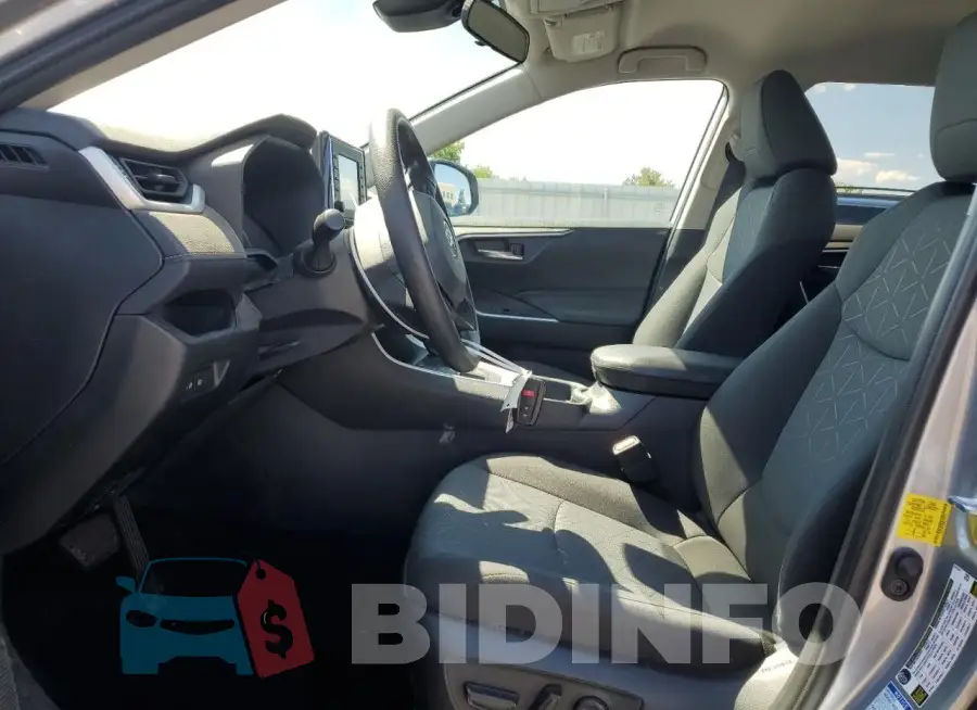2T3P1RFV9MC171772 Photo# 7