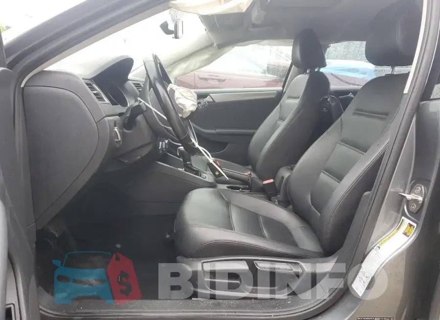 3VWDB7AJ5HM272674 Photo# 7