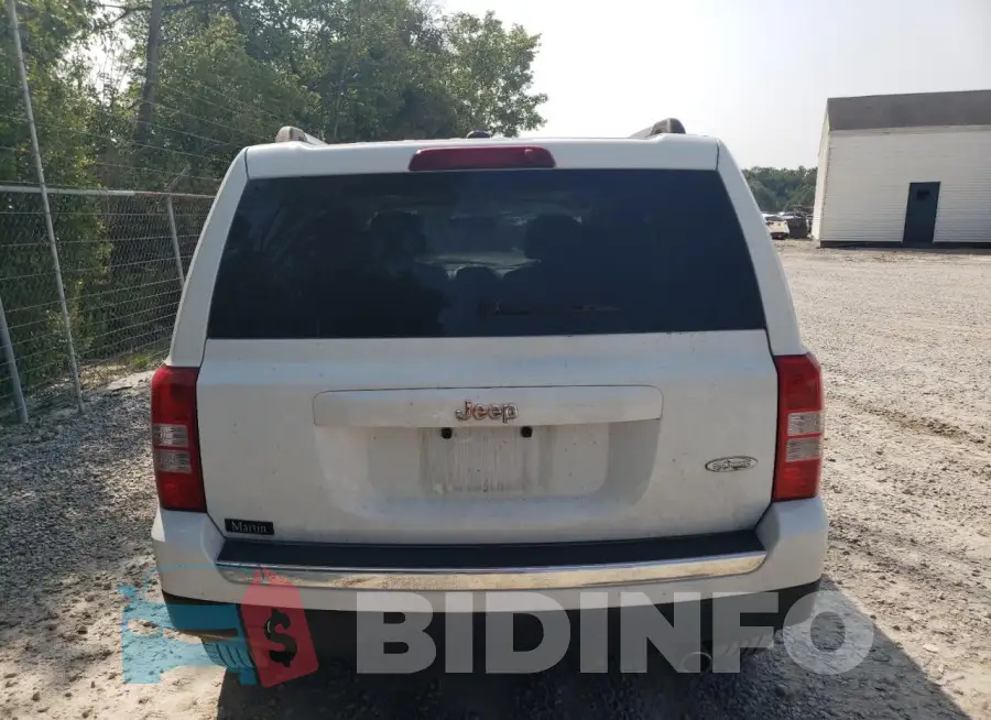 1C4NJPFA3GD784687 Photo# 6