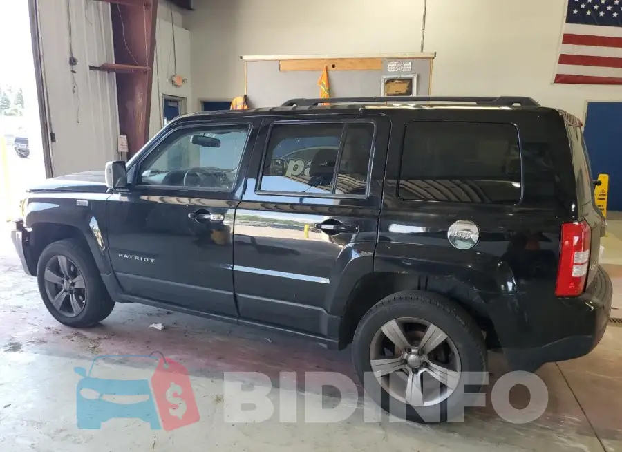 1C4NJRFB5FD412738 Photo# 2