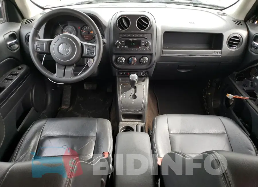 1C4NJRFB9FD270913 Photo# 8