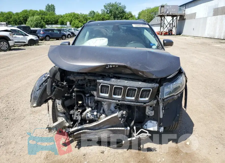3C4NJDCB5LT160941 Photo# 5