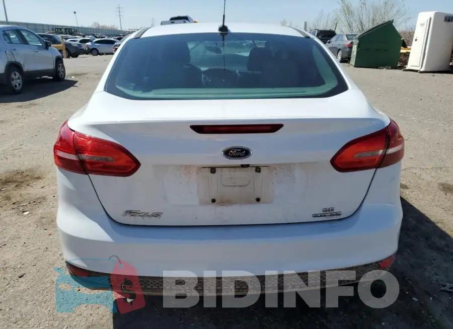 1FADP3F27GL372733 Photo# 6