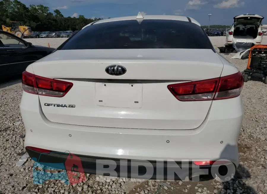 5XXGT4L33JG218081 Photo# 6