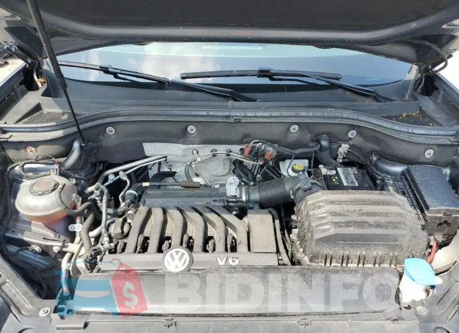 1V2LR2CA6KC550919 Photo# 12