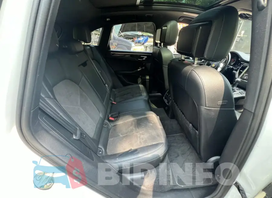 WP1AB2A5XGLB56414 Photo# 6