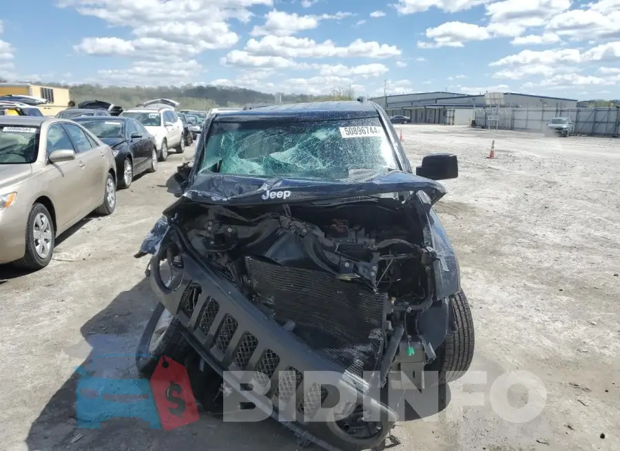 1C4NJPBB9GD590552 Photo# 5