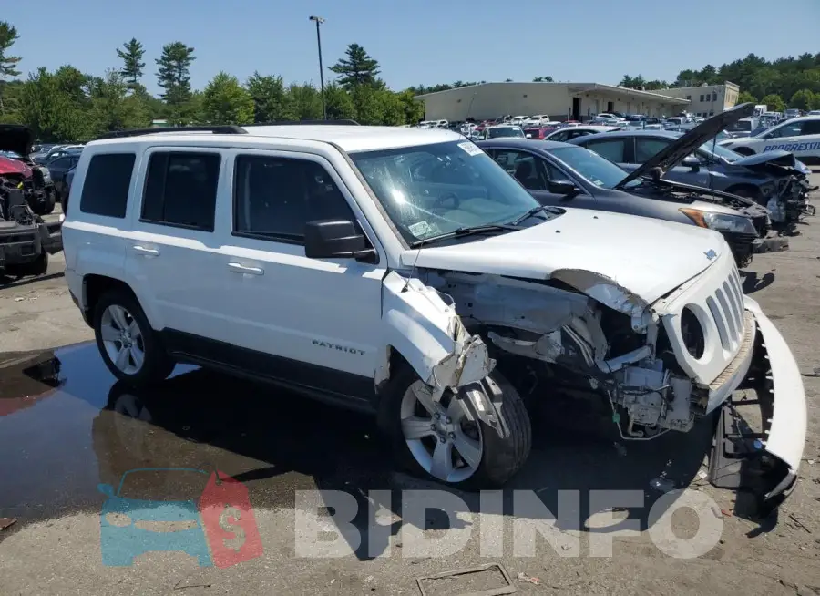 1C4NJPFB6HD183140 Photo# 4